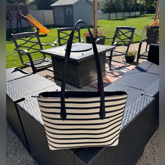 Kate Spade Marlee Large Top Zip Shoulder Tote Parisian Navy Stripe Crab - Picture 2 of 6